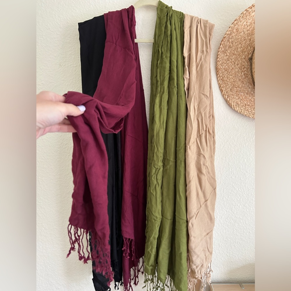 SCARVES - Picture 4 of 5